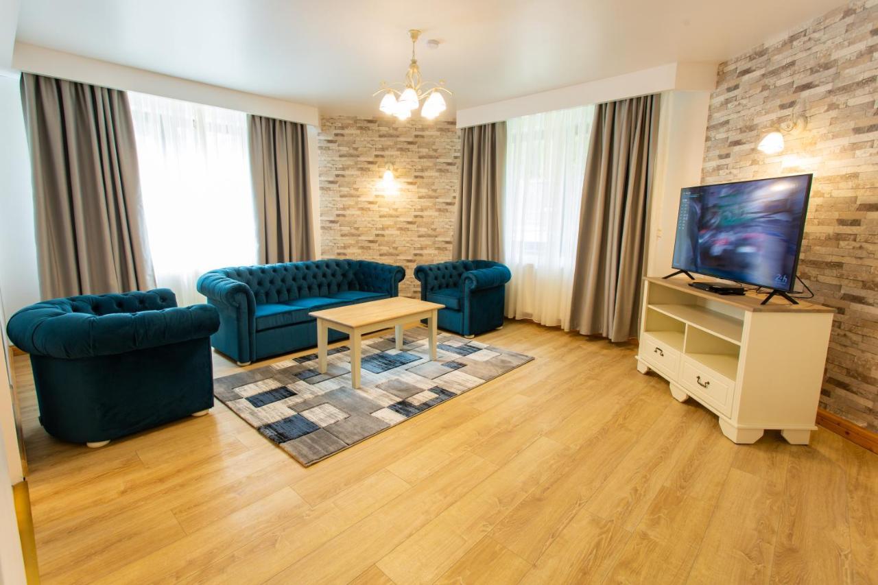 Pension Carmen'S Mansion A Синая Екстериор снимка